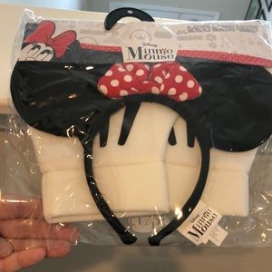 NIP Disney Minnie Mouse Ears, Gloves & Necklace